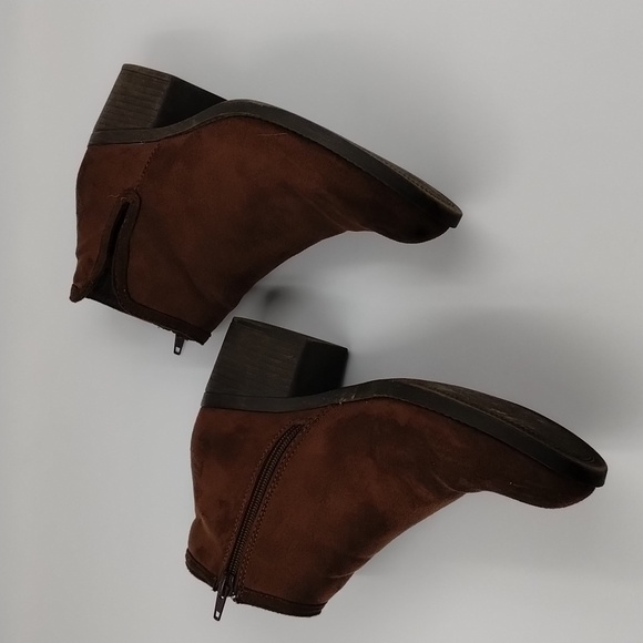 Unbranded women's size 7 dark brown suede feel booties - Picture 4 of 7